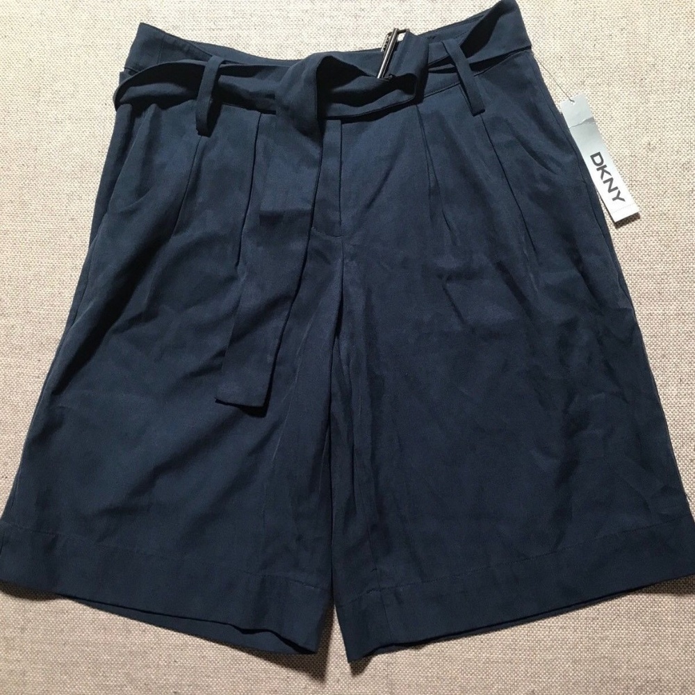 Womens Belted Pleated Shorts Belted Size 6‎ NWT